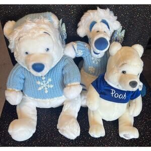 Disney Store Winter Pooh Plush Lot of 3 Tigger Blue Sweater Scarf Gift Tags